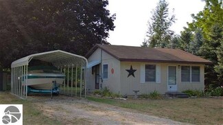 122 Brand St, Elk Rapids, MI 49629