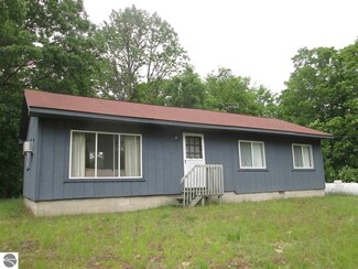 1512 Cherry Hill Rd SE, Fife Lake, MI 49633