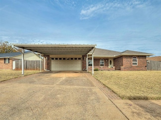 1109 E Hills Dr, Moore, OK 73160