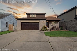 45850 Edgewater Dr, Chesterfield, MI 48047