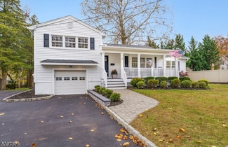 4 Leslie Ave, Florham Park, NJ 07932