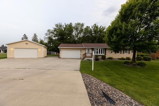2303 9th Ave SW, Austin, MN 55912