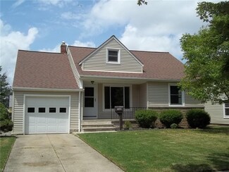 7468 Briarcliff Pkwy, Middleburg Heights, OH 44130
