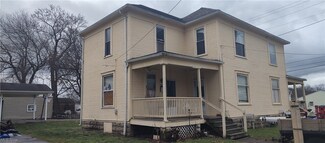 523 Pine St, Coshocton, OH 43812