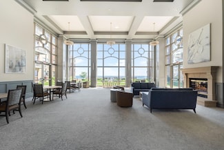 4130 S Lake Dr Unit 282, Saint Francis, WI 53235