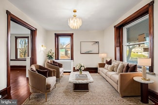 211 Park St, Ridley Park, PA 19078