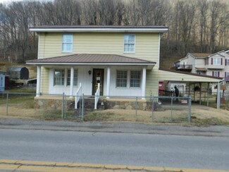 83 Mate Creek Rd, Red Jacket, WV 25692
