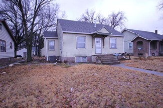 418 W 5th St, Hays, KS 67601