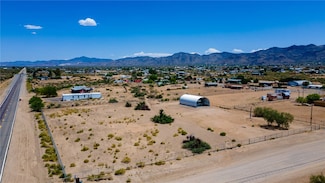 4477 W Shipp Dr, Golden Valley, AZ 86413