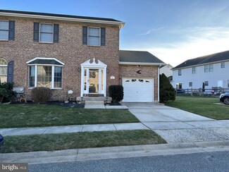 27 Dynasty Dr, Bear, DE 19701