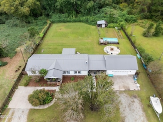 233 Belgrade Swansboro Rd, Stella, NC 28582