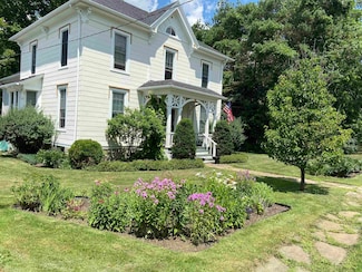 31 Depot St, Helena, NY 13649