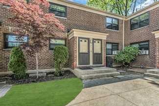 219-36 75th Ave Unit 243A2, Oakland Gardens, NY 11364