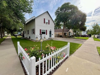 1024 8th Ave SW, Aberdeen, SD 57401