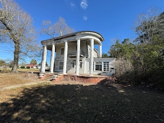 21 E Jarman St, Hazlehurst, GA 31539