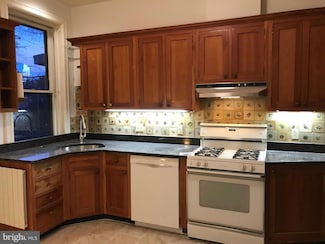325 N 34th St, Philadelphia, PA 19104