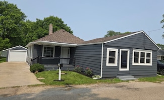 1002 Hoyne St, Streator, IL 61364