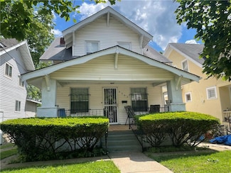 3007 E 36th St, Kansas City, MO 64128