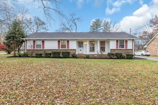 8 Ann Ct, Franklin, TN 37064