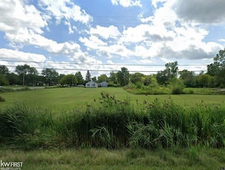 5015 Coldwater Rd, Flint, MI 48505