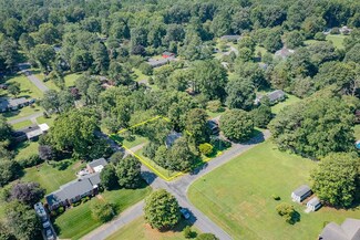 401 Kinlock Ave, Kilmarnock, VA 22482
