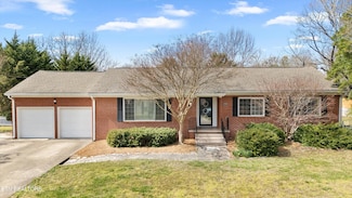1719 Scenic Dr, Maryville, TN 37803