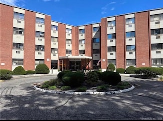 1700 Broadbridge Ave Unit B17, Stratford, CT 06614