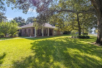154 Edgewater Dr, Biloxi, MS 39531