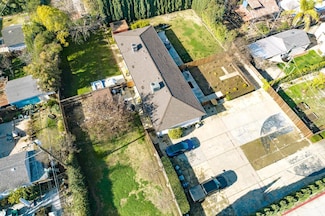 5652 Broadway, Sacramento, CA 95820