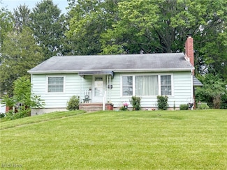 7427 Westview Dr, Youngstown, OH 44512