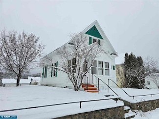 214 5th St NW, Chisholm, MN 55719