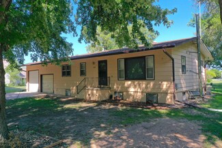 13665 S Dogwood Ave, Glenvil, NE 68941