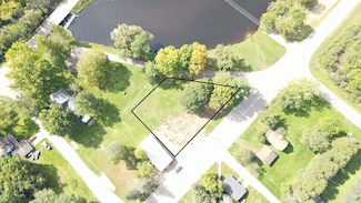 N4953 4th St, Leopolis, WI 54948
