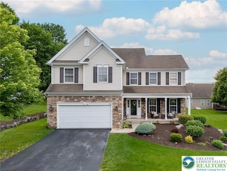 1456 Hennaberry Ln, Easton, PA 18040