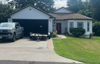 612 Airway Dr, Fulton, MO 65251