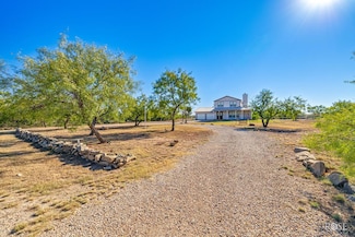 22585 Harbor View Ln, Millersview, TX 76862