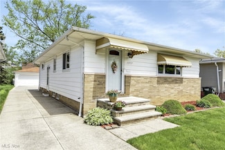 13717 Carpenter Rd, Cleveland, OH 44125