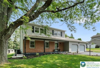 719 Redfern Ln, Bethlehem, PA 18017