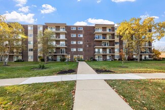 5300 Walnut Ave Unit 11C, Downers Grove, IL 60515