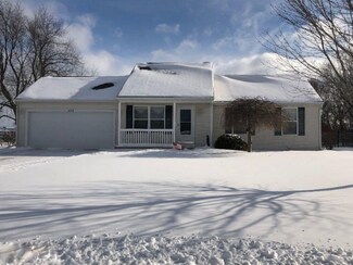 5094 Peak St, Kalamazoo, MI 49004