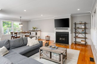 175 Milton St Unit 12, Milton, MA 02186