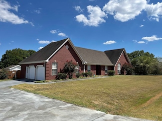 688 Oakview Cir, Killen, AL 35645