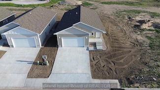 4325 Dawn St, Grand Island, NE 68803