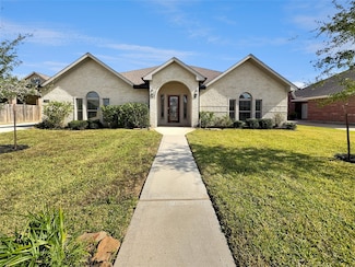 2811 Apache St, League City, TX 77573