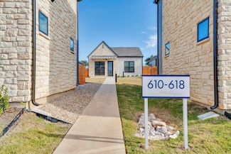 1601 Mustang Dr, Marble Falls, TX 78654
