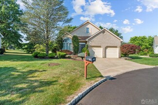 73 Leeds Ln, Monroe Township, NJ 08831