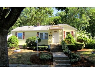10 Fairlawn Dr, Worcester, MA 01602