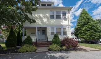 211 Oriole Ave, Pawtucket, RI 02860