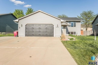 6608 N Alicia Ave, Sioux Falls, SD 57104