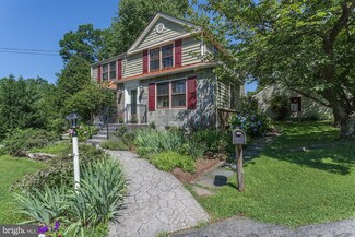 6321 Wilson Ln, Bethesda, MD 20817